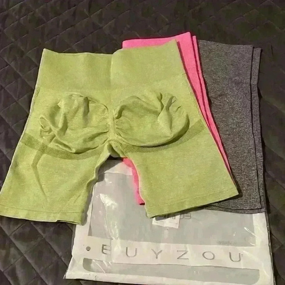 Women’s EUYZOU short - Picture 4 of 5